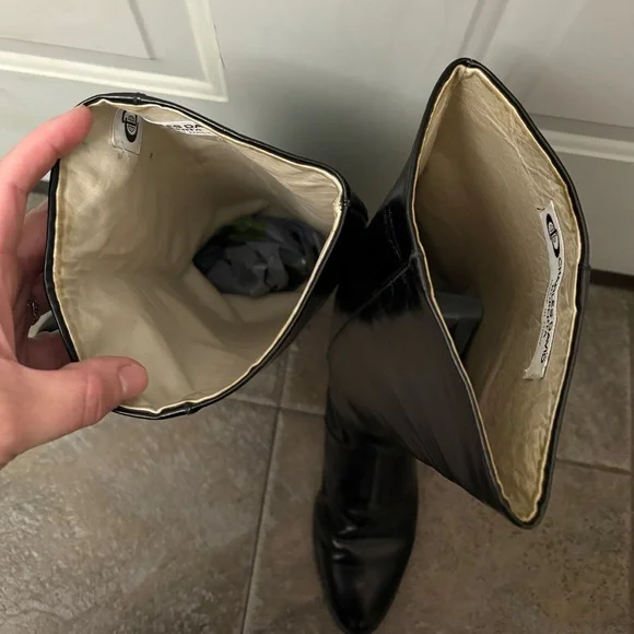 Charles David Black Vintage Italian Leather Boots - Picture 5 of 12